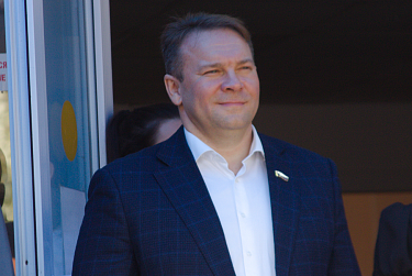 Депутаты Заксобрания пошли в школы